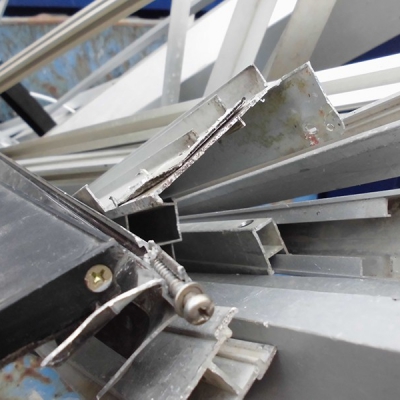 アルミサッシ（ビス付き）